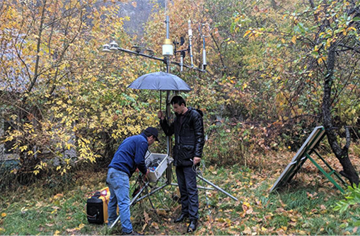 哈萨克斯坦国家地理信息远程监测项目由某地理研究所规划、设计并实施。顺利获得实时采集各区域的地理环境数据，实现各区域地理及环境状态的远程监测，为科学决定给予数据保障。
